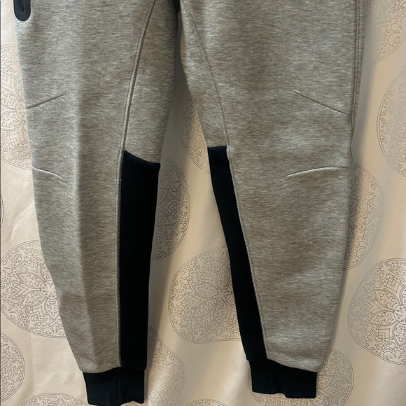 Nike Tech Fleece Joggers Men’s Gray and Black Sweatpants XS - Picture 5 of 15